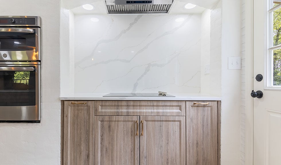 custom-rtf-cabinets-modern-cooking-area-with-quartz